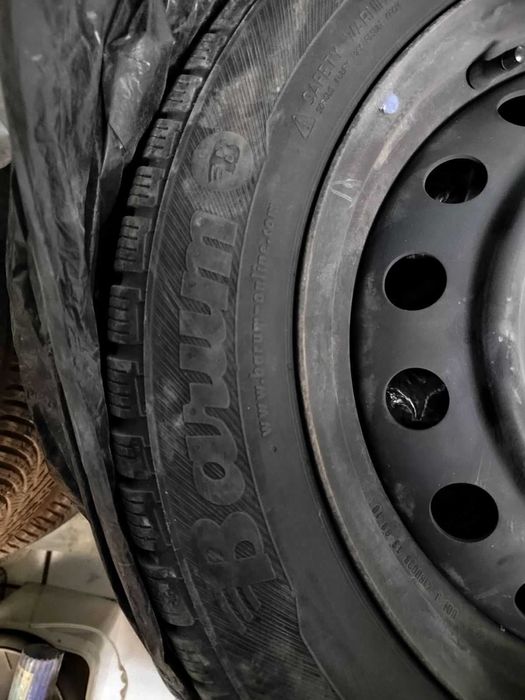 Зимни гуми с джанти 205/55/R16 от Тойота Авенсис 2007 г