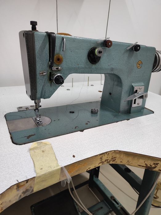 Швейная машина 1022м