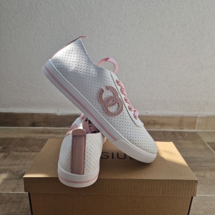 Дамски кецове в два цвята