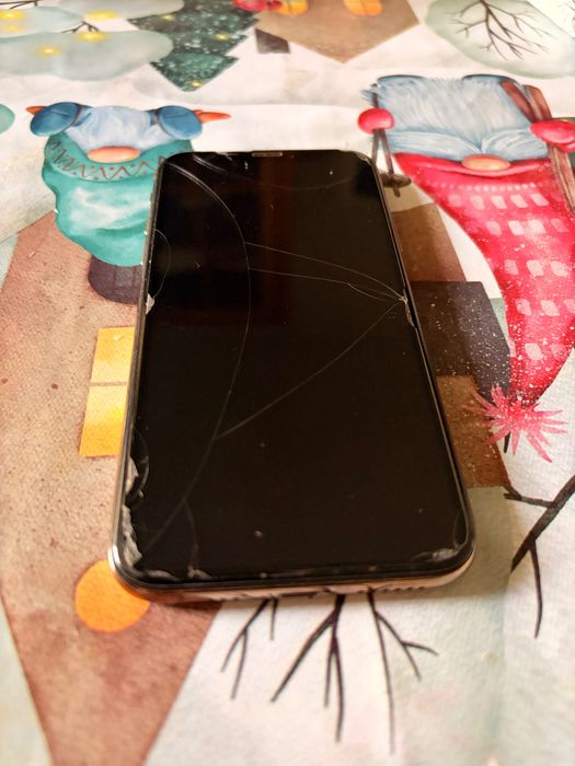 iPhone XS на 64 гб