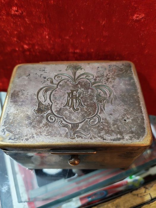 Шкатулка и другие предметы СССР