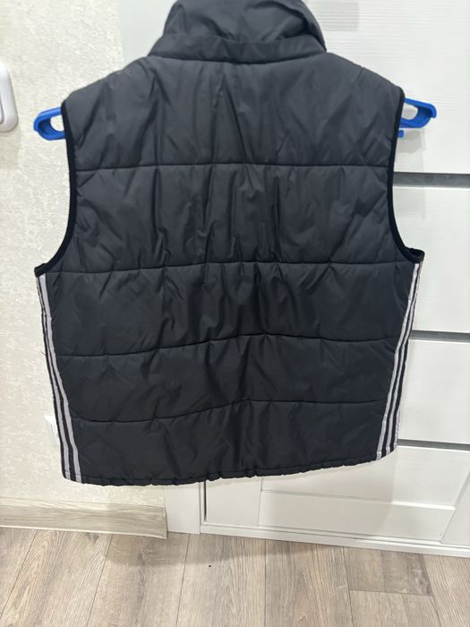 Жилетка черная Adidas