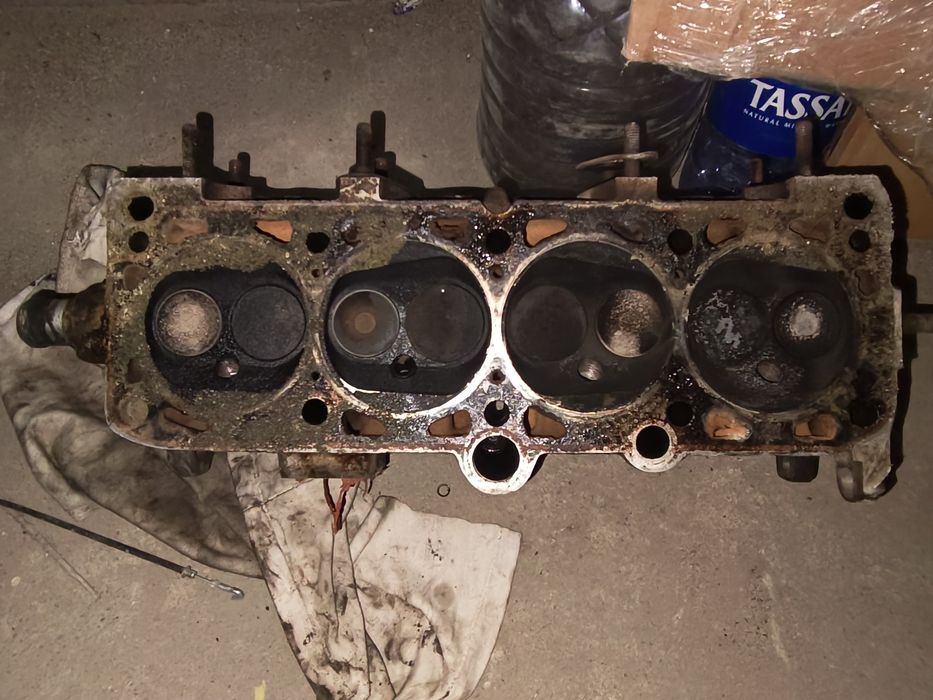 Головка на двигатель 1.8