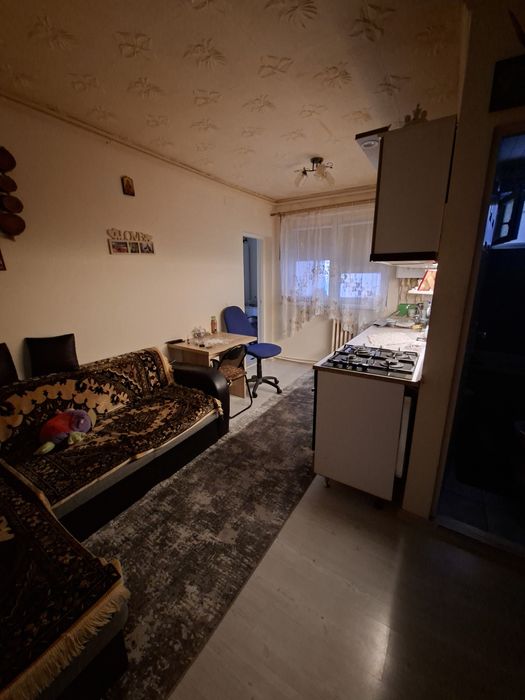 Vând garsoniera sau schimb cu casă plus diferența din partea mea!