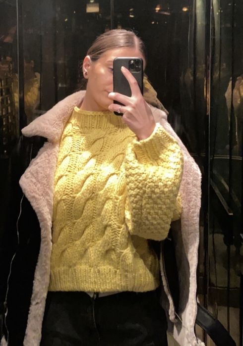 Pulover tricotat galben