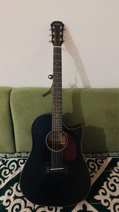 Продам гитару Aria акустика