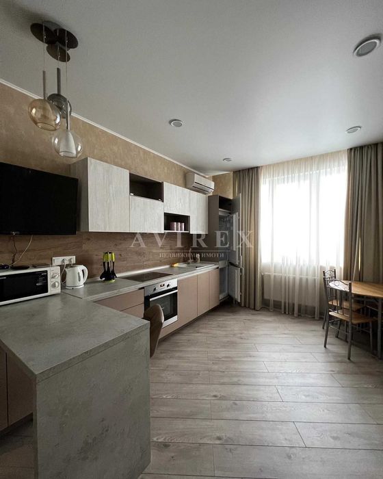 Дава се под наем Двустаен апартамент в Пловдив, Младежки Хълм - 65 кв.м за 306 € - Снимка #1