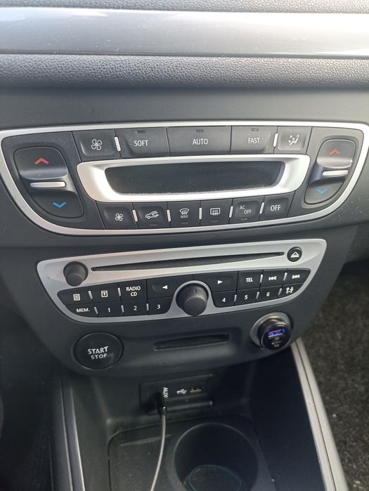 RENAULT Megane 2011 — imagine 4