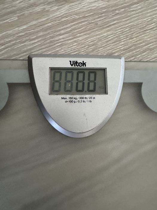 Продам весы напольные Vitek до 150кг