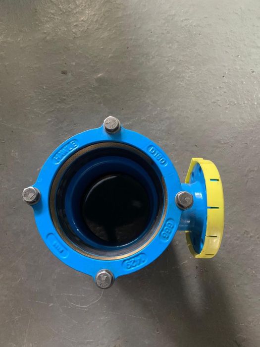 Тройник чугунный муфта фланец HAWLE