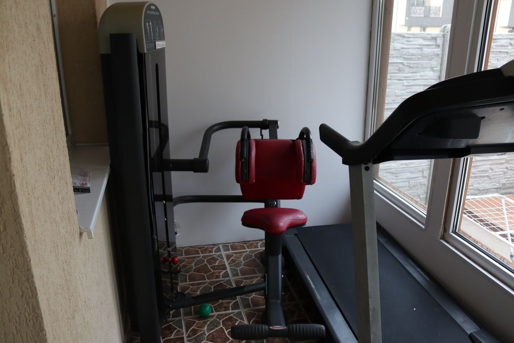 Vând 2 aparate profesionale de fitness