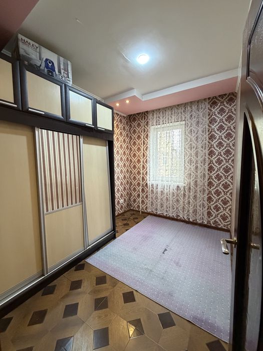 Гагарин Кинап Орка Томонида 2 хоналик Гиштли квартира сотилади 3 этаж