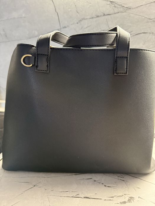 Дамска черна чанта