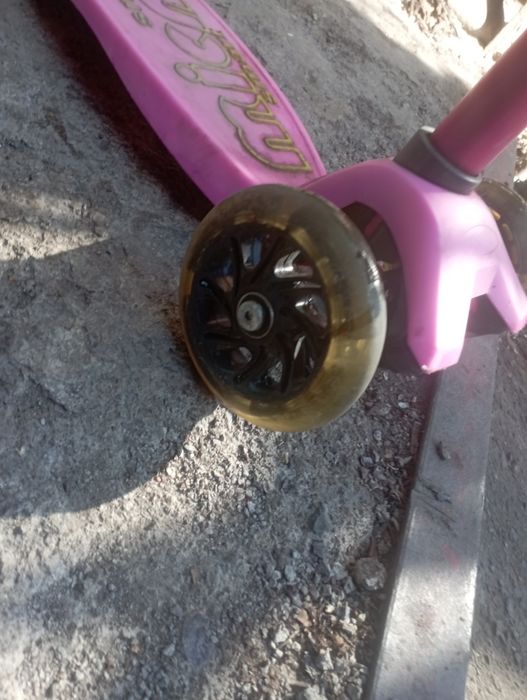 Продам велосипед и самокаты