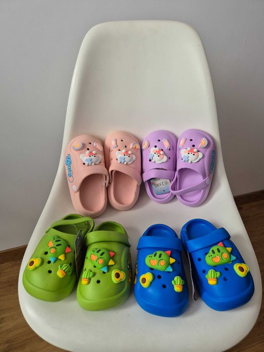 Set papuci copii crocs cu jibbitz