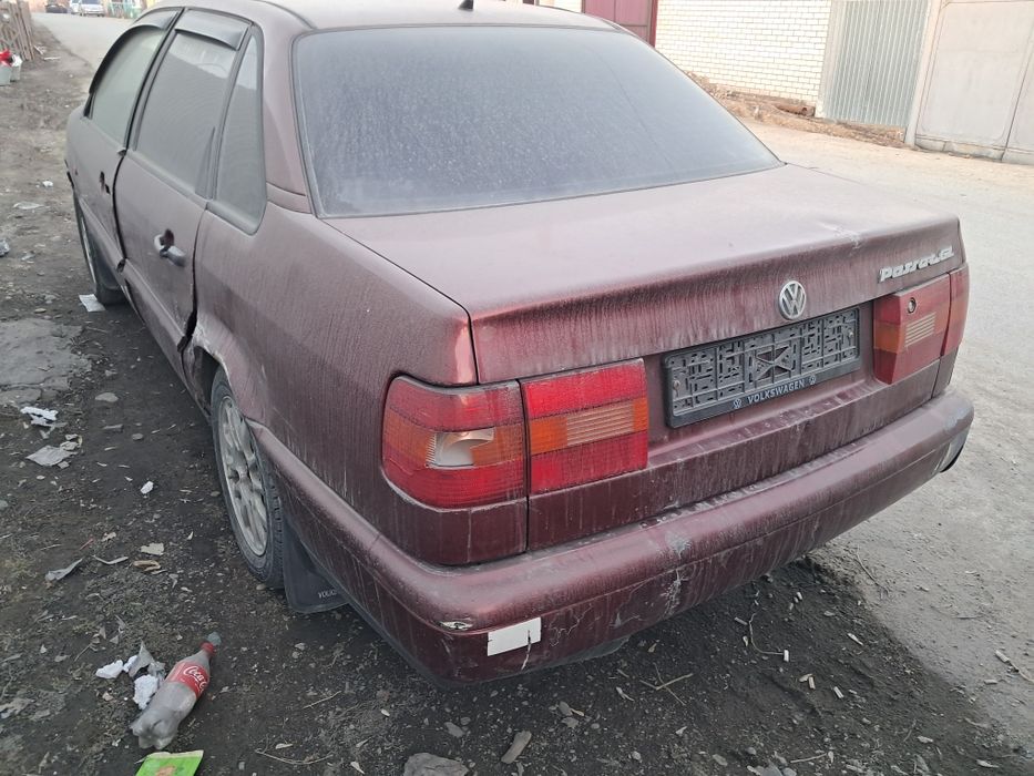 Продам на разбор Фольксваген пассат б4 седан
