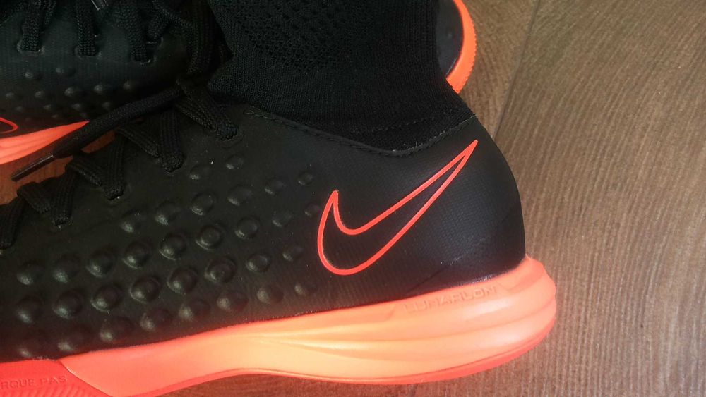 NIKE MAGISTAX Astro Turf размер EUR 36 обувки 380-14-S