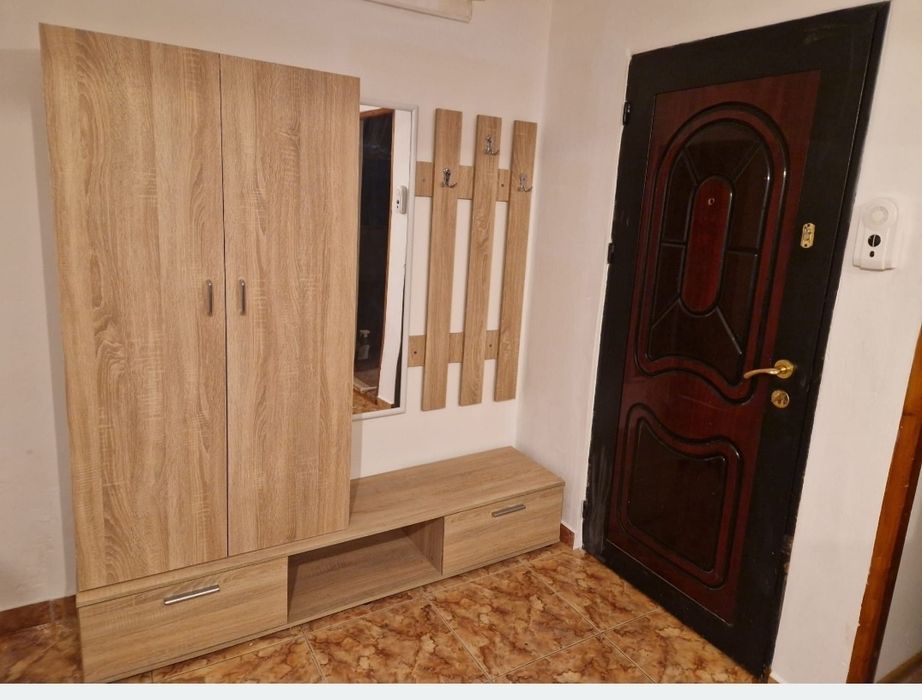 Dau in chirie apartament 2 camere mari 52 mp cu intrari separate