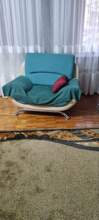 Диван и два кресла