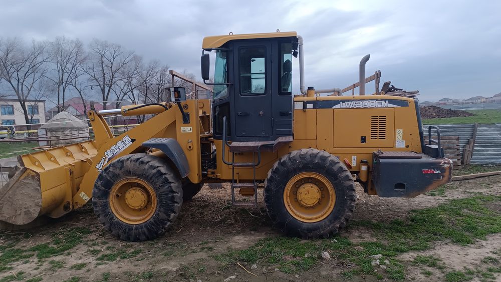 Продам Пронтальный Погрузчик 2014г