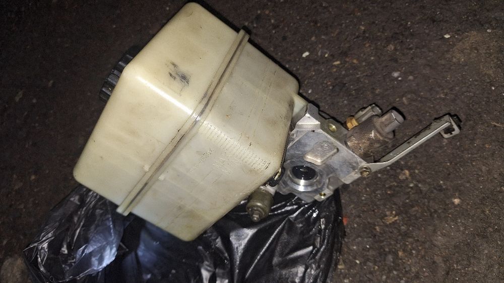 Лх 470 насос и бачок гидроподвески