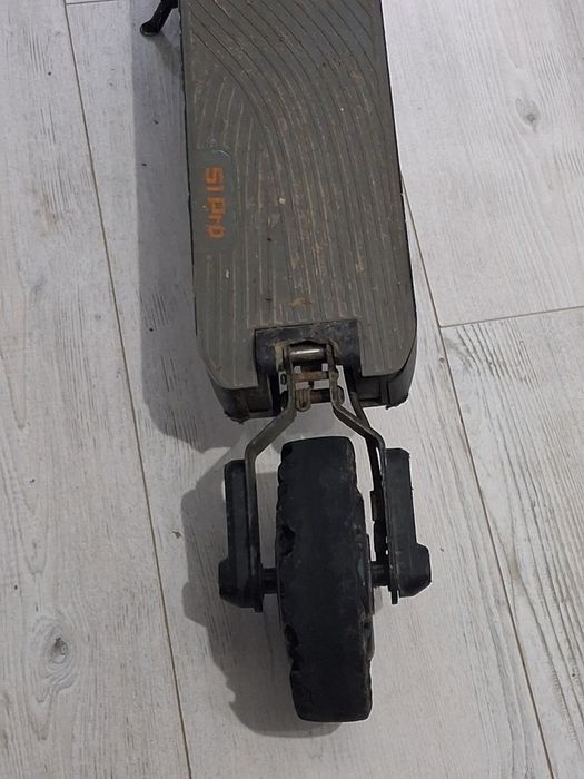 Vând trotineta kukirin s1 pro