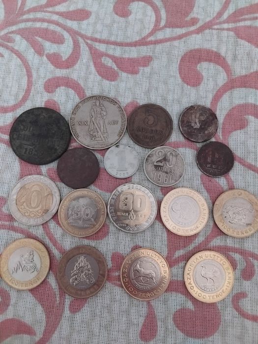 Продам монеты разные