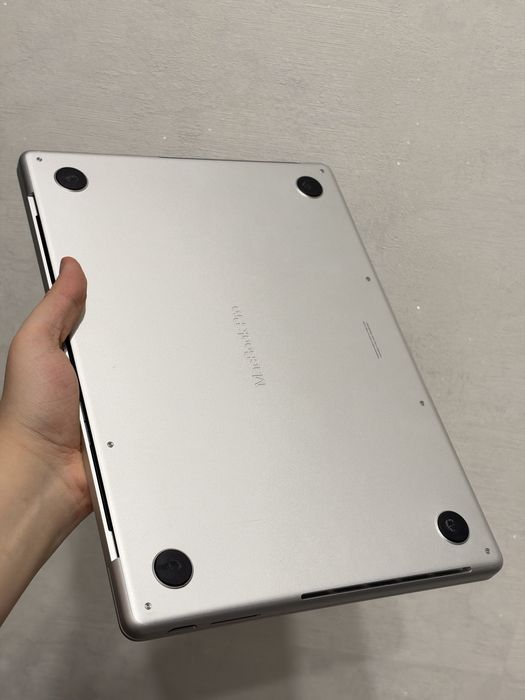 Macbook pro 14 m3 8/512 silver