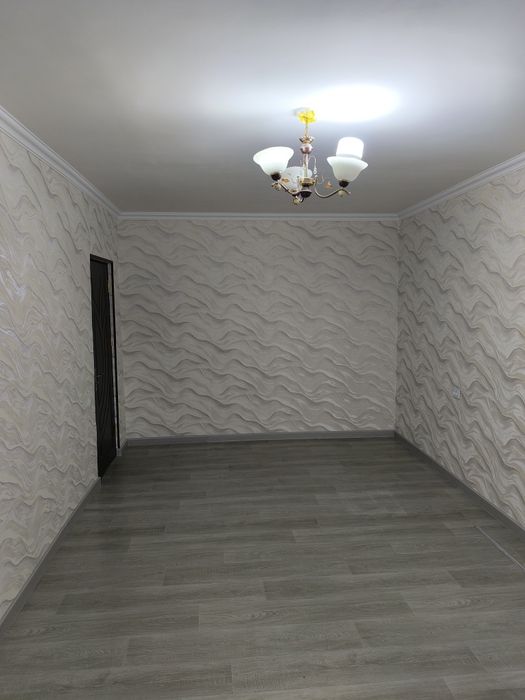 2 х комнатную квартиру. Галерея Куйлюк 5.  4/9  . 42 м2. Санузел разде