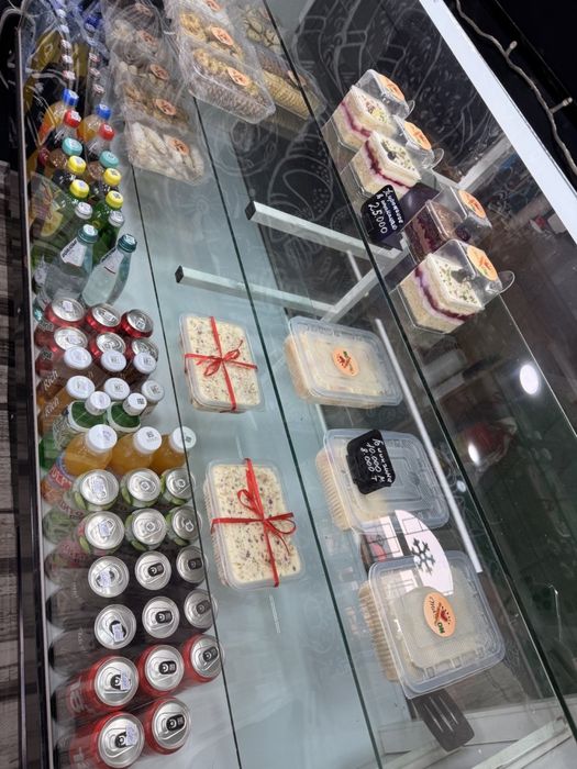 Продам холодильник витринный