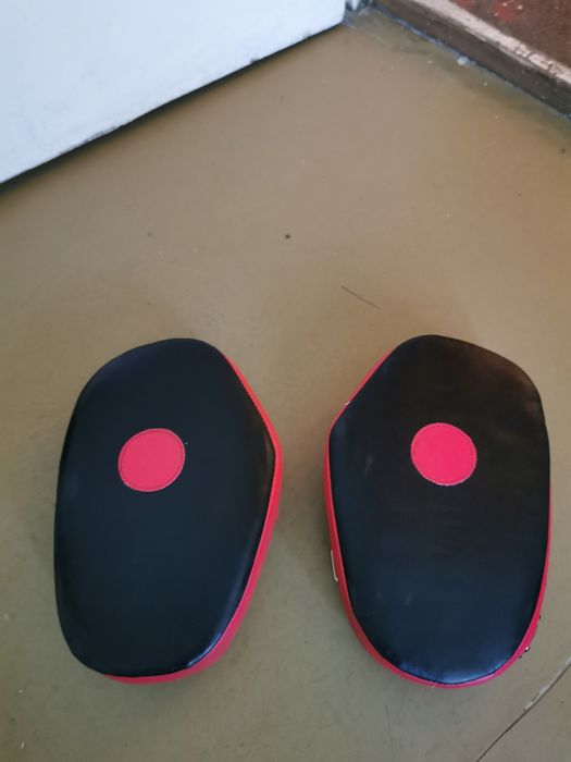 3 комплекта  ръкавици и лапи Lonsdale and Sporter Boxing