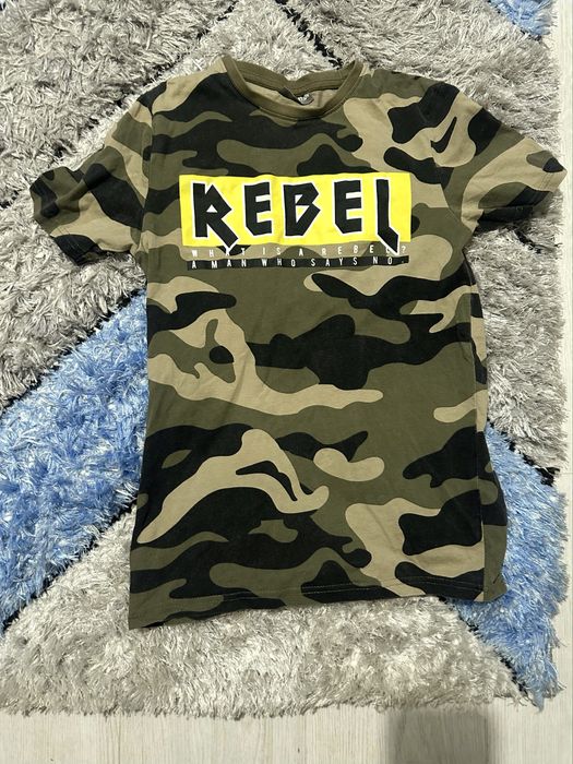 Лятна къса тениска