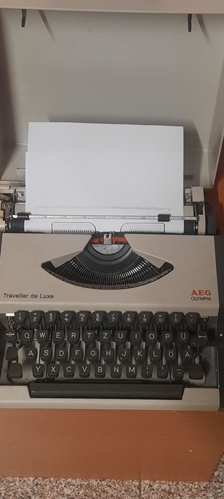 Mașină de scris Aeg Olympia Traveller de luxe impecabilă