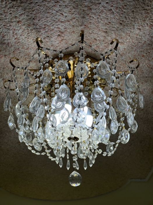 Продаются 2 комплекта люстр