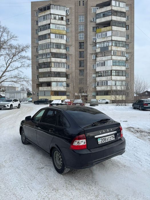 Продам.   2 приору вхорошем состояние