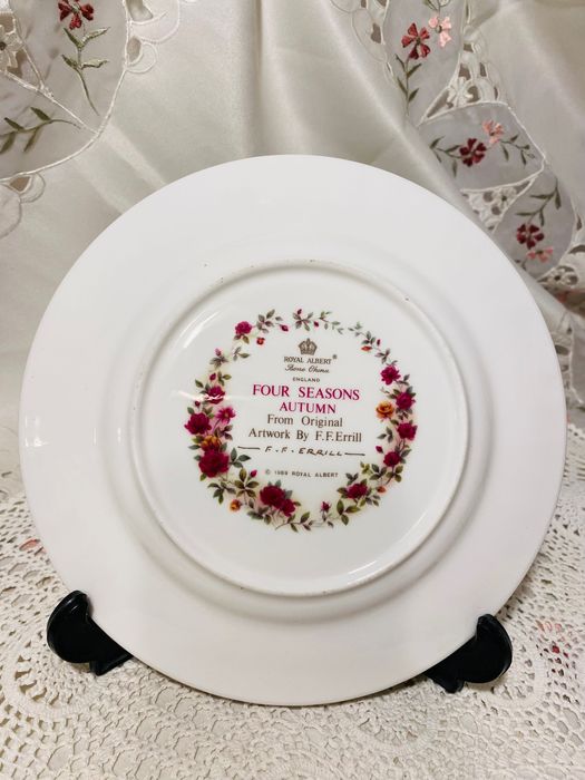 порцеланова чиния за стена