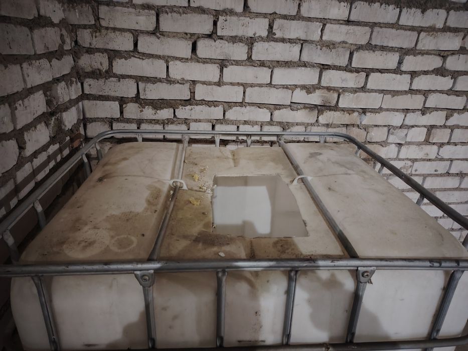 Пластиковая ёмкость (еврокуб)