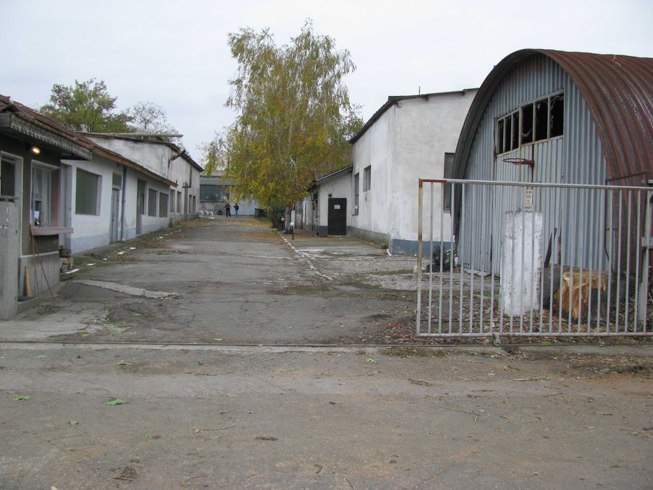 Продава се Промишлена сграда в Чирпан - 11271 кв.м за 44 €/кв.м - Снимка #22