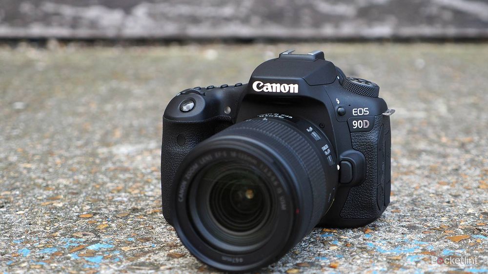 Canon 90D 18-135 lens