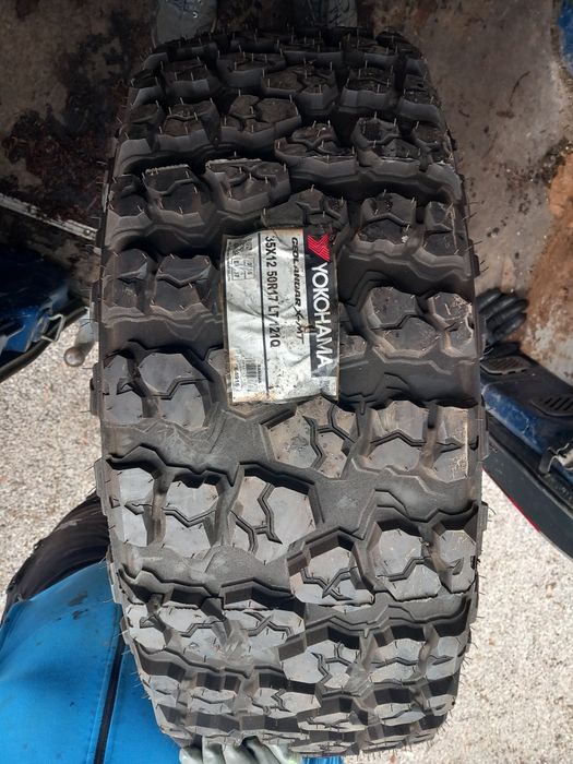 35x12.50 R 17 121Q Yokohama Geolandar X-MT M+S