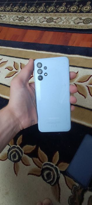 Samsung A 13 aybi ozgina tirnalgan cheholdan bilinmaydi