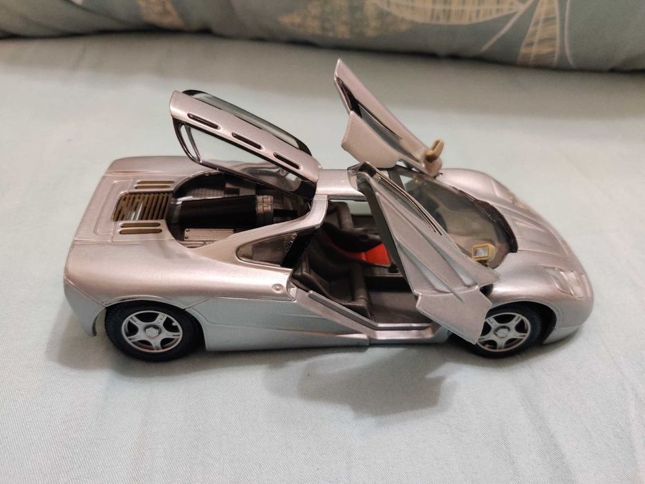 Метална количка Mclaren F1 Maisto Supercar collection 1/24