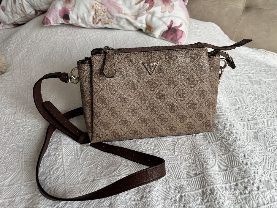 Оригинална дамска чанта Guess