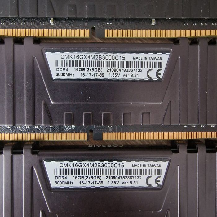 Memorie RAM Corsair Vengeance LPX Black 32 GB DDR4 3000MHz CL15 kit