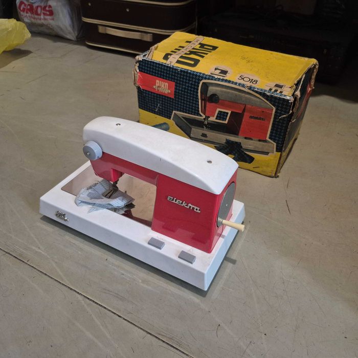 Швейная машина немецкая PIKO