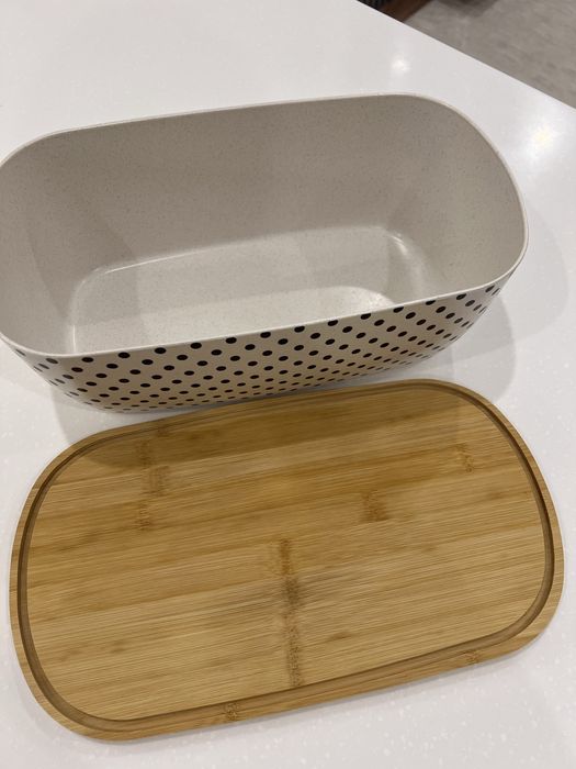 Посуда для дома. Чайники, хлебница