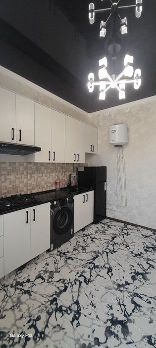 Эски Цумда   2хоналик 3каватда жойлашган квартира 8каватлик янги гиштл