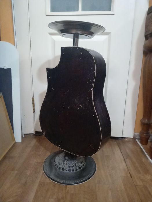 Крутой винтажный столик