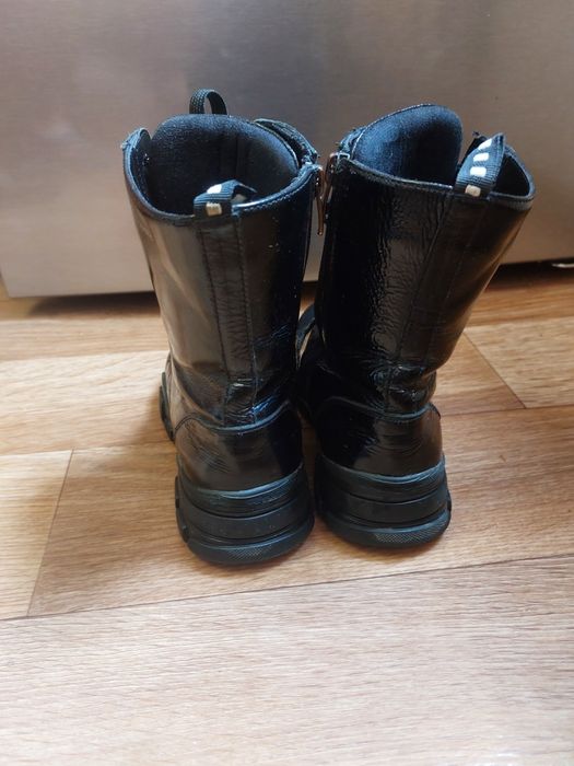 Продам ботиночки для девочки