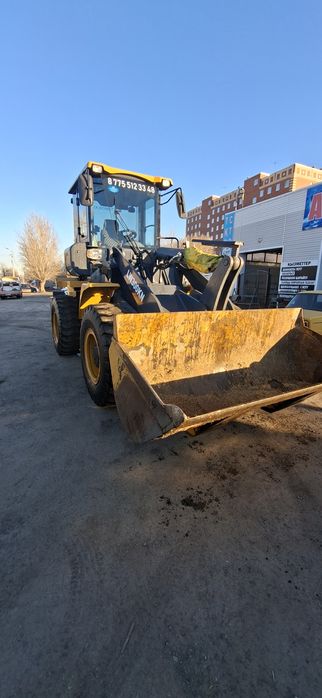 Продам фронтальный погрузчик 300KN